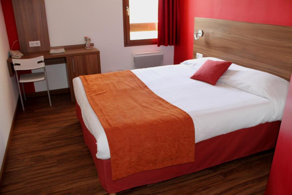 Hotel La Cle Des Champs Montmélian Zimmer foto